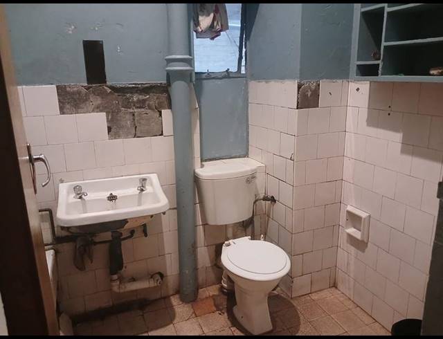 2 BEDROOM APARTMENT FOR SALE IN HILLBROW